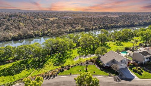 9709 Snowberry Way, Orangevale, CA, 95662-5527 | Card Image