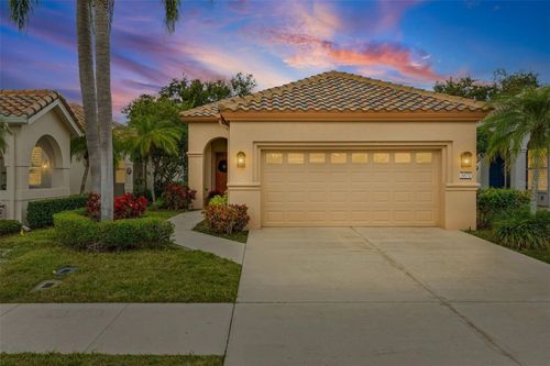 3871 Alamanda Dr, SARASOTA, FL, 34238-4578 | Card Image