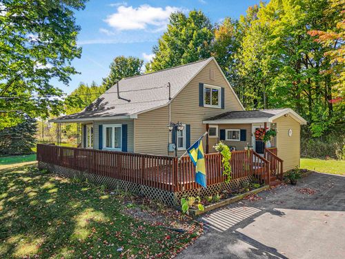 185 3 Mile Rd N, Traverse City, MI, 49696-8484 | Card Image