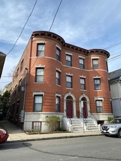 2r-48 Endicott Street, Salem, MA, 01970 | Card Image