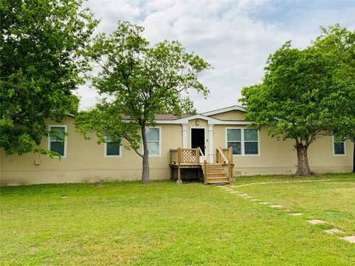 525 S Chambers St, Giddings, TX, 78942-5019 | Card Image