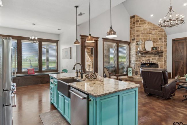 4152 Van Zandt County Road 4301, Home with 3 bedrooms, 3 bathrooms and null parking in Ben Wheeler TX | Image 23
