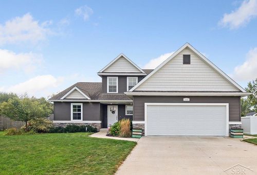 2011 Prairie Pt Dr, Auburn, MI, 48611-8528 | Card Image