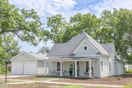 612 Delia Ave, Minneapolis, KS, 67467-1918 | Card Image