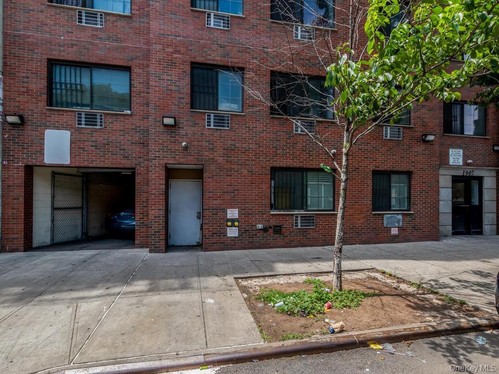 Commercial Sale in New York