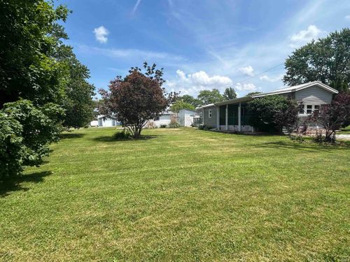 710 N Jackson St, Andrews, IN, 46702-9784 | Card Image