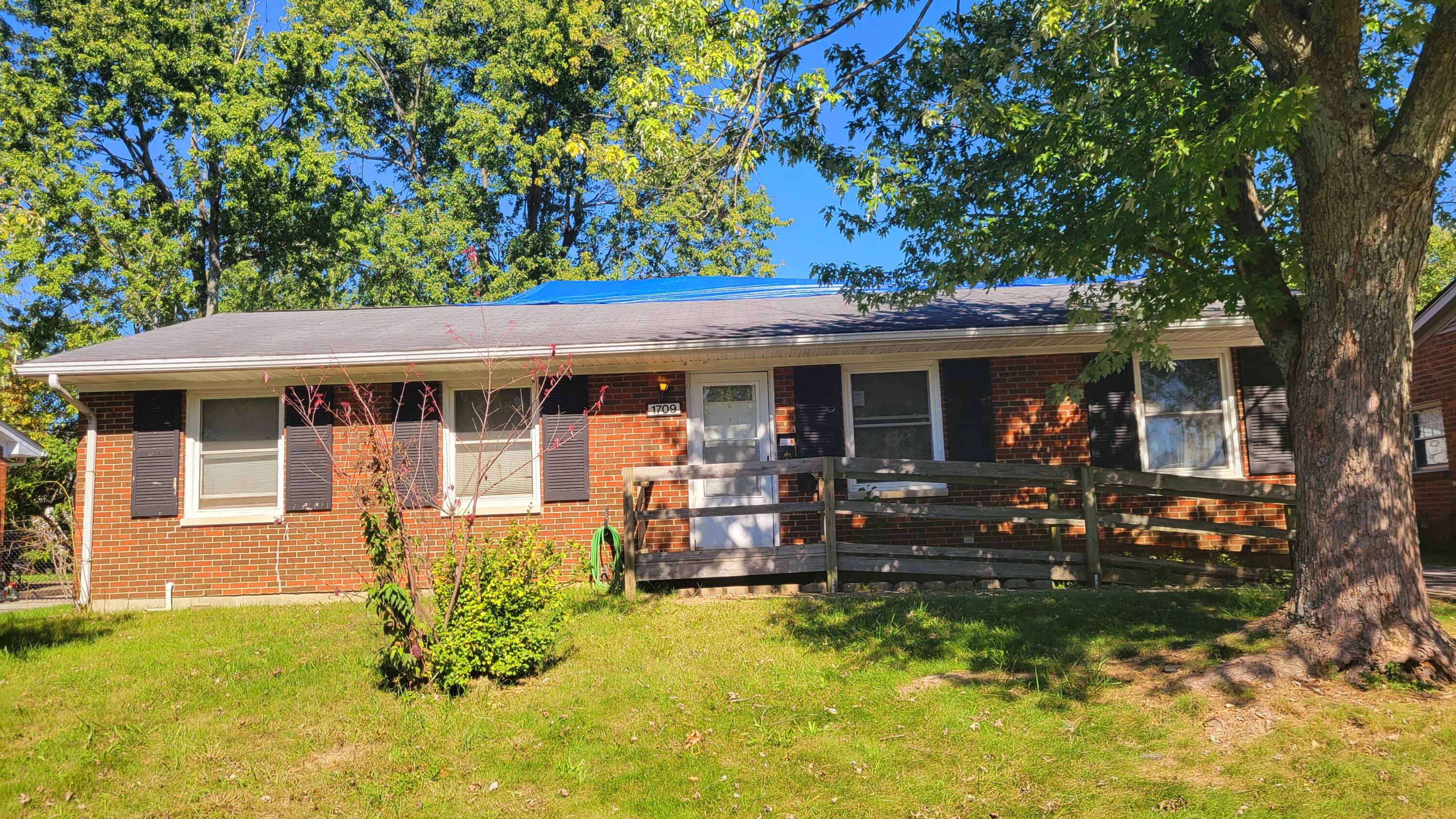 1709 New Orleans Court, For Sale in Lexington Zoocasa