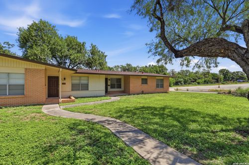 803 Oblate Dr, San Antonio, TX, 78216-7331 | Card Image