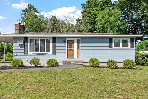 7 Mack St, Bedford, NH, 03110-6401 | Card Image