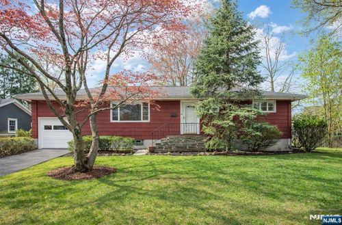 10 Laurel Pl, West Caldwell, NJ, 07006-7718 | Card Image