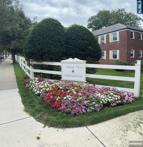 349 Bloomfield Ave, Verona, NJ, 07044-2461 | Card Image