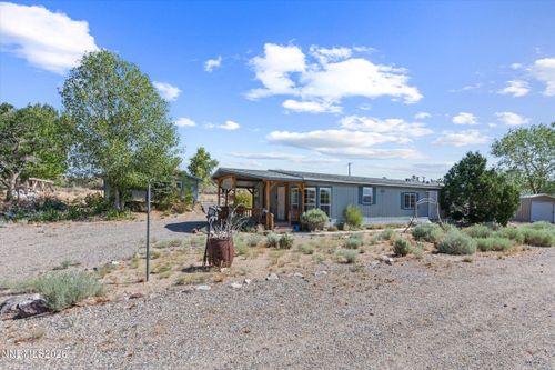40 Wild Peach Ln, Wellington, NV, 89444-9504 | Card Image