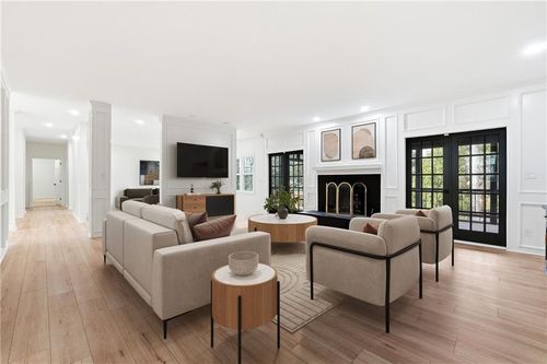 125 River Park Dr, Sandy Springs, GA, 30328-1122 | Card Image