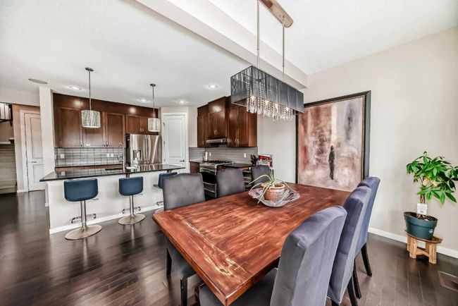 3 Aspen Summit View Sw, Home with 3 bedrooms, 2 bathrooms and 4 parking in Calgary AB | Image 17