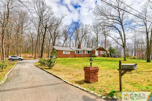60 Oakridge Ln, Watchung, NJ, 07069-6421 | Card Image