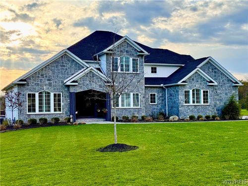 4990 Kraus Rd, Clarence, NY, 14031-1512 | Card Image