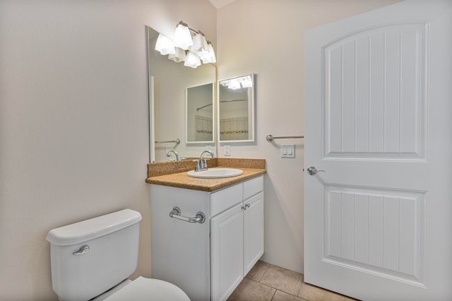Common area bathroom | Image 31