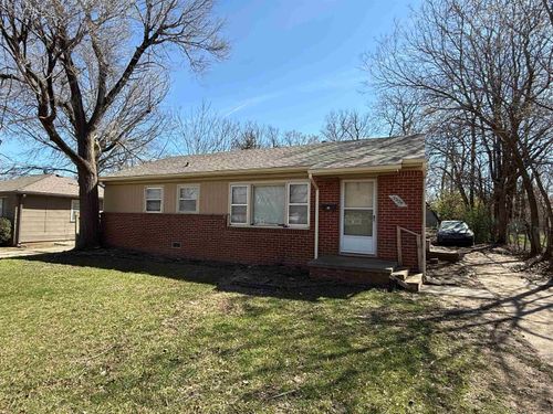 7301 E Castle Dr, Wichita, KS, 67207-2718 | Card Image