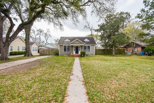 301 Fannin St, Richmond, TX, 77469-4413 | Card Image
