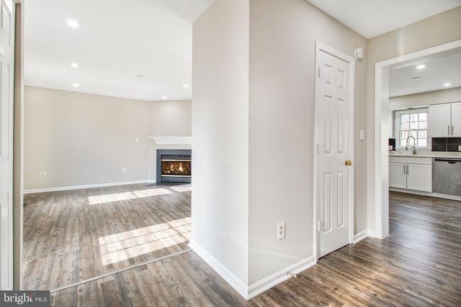 6469 Woodland Forest Dr, House other with 3 bedrooms, 3 bathrooms and null parking in ELKRIDGE MD | Image 4