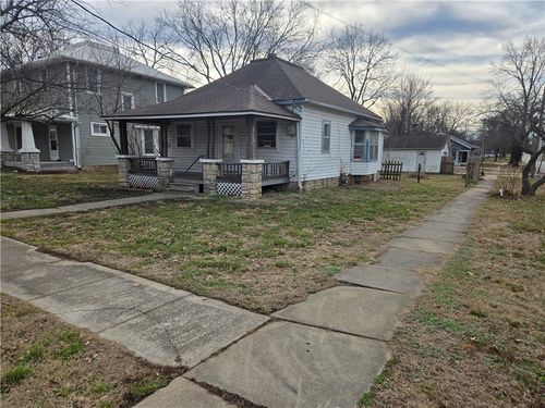 339 Pacific Ave, Osawatomie, KS, 66064-1151 | Card Image