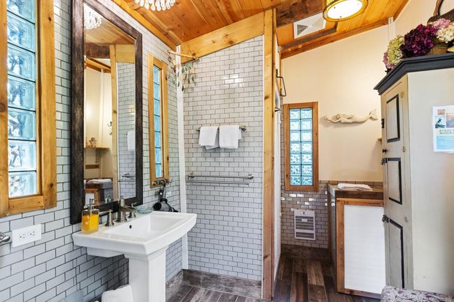 2470 North End Rd, House other with 3 bedrooms, 5 bathrooms and 8 parking in Salt Spring BC | Image 51