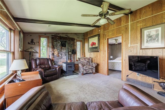 Lower Unit family room | Image 19