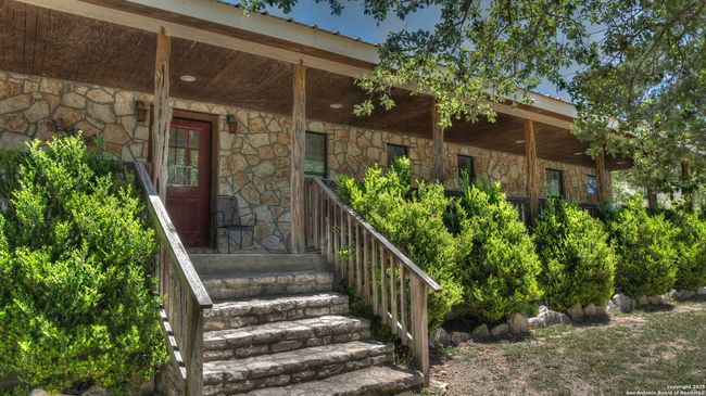 121 David Rankin Rd, House other with 3 bedrooms, 2 bathrooms and null parking in Leakey TX | Image 4
