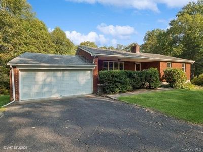 184 Schlueter Drive, House other with 3 bedrooms, 2 bathrooms and null parking in East Fishkill NY | Image 2