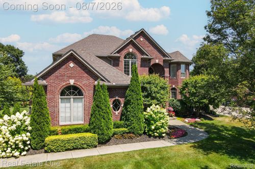 13255 Maple Lawn Dr, Shelby Township, MI, 48315-2305 | Card Image