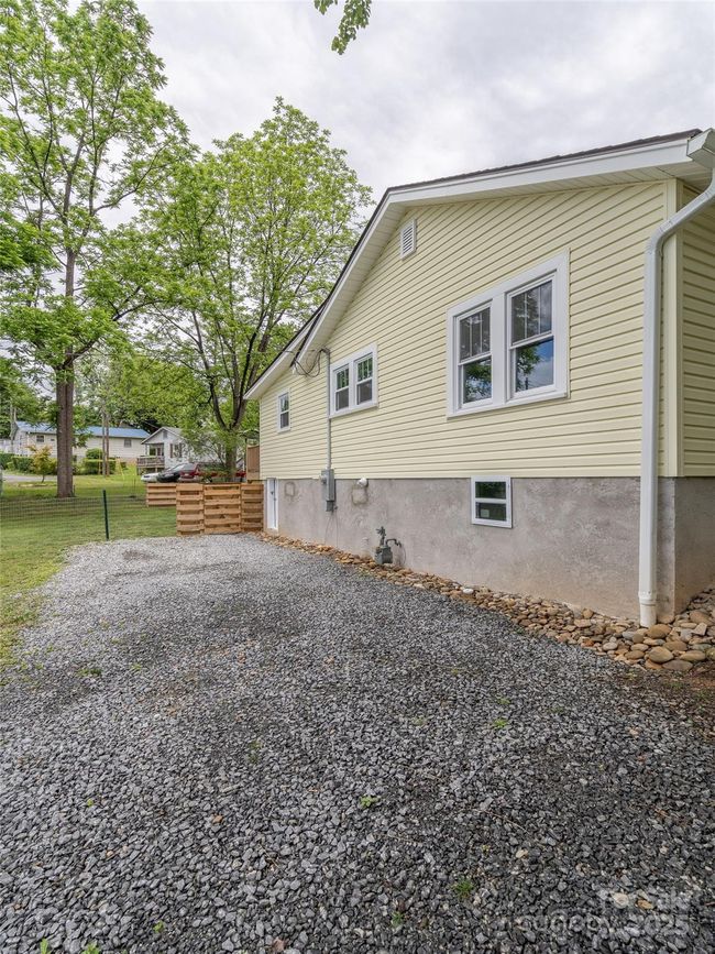 250 Oakdale St, House other with 2 bedrooms, 1 bathrooms and null parking in Brevard NC | Image 28