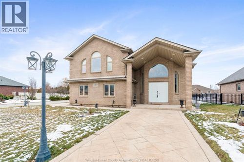 8384 Annie Ave, Mcgregor, ON, N0R1J0 | Card Image