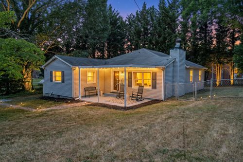 105 Barnett Rd, Salem, VA, 24153-4226 | Card Image