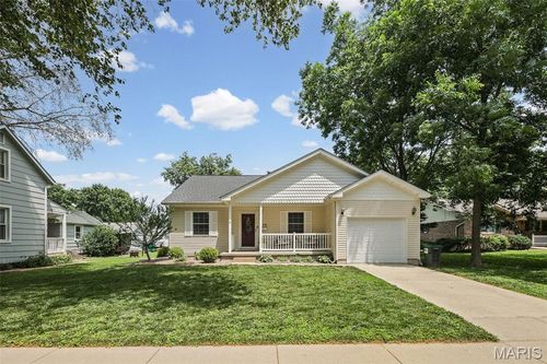 233 N 1st St, Breese, IL, 62230-1617 | Card Image