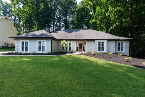 5662 Creekside Dr, Peachtree Corners, GA, 30092-1023 | Card Image