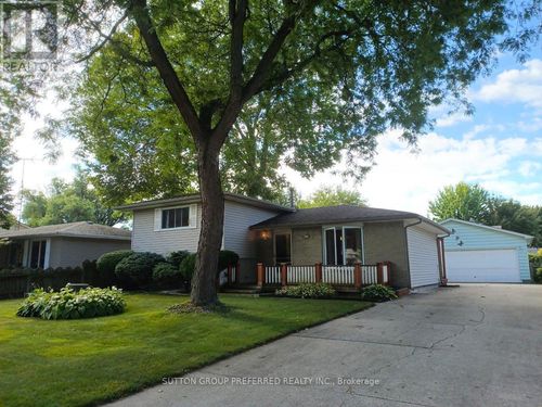 566 Albert Boulevard, St. Clair, ON, N0N1G0 | Card Image
