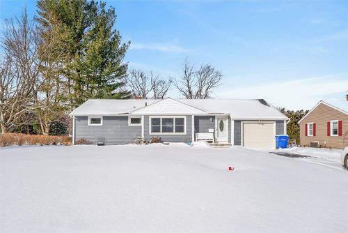 31 Morrow Dr, Greece, NY, 14616-2747 | Card Image