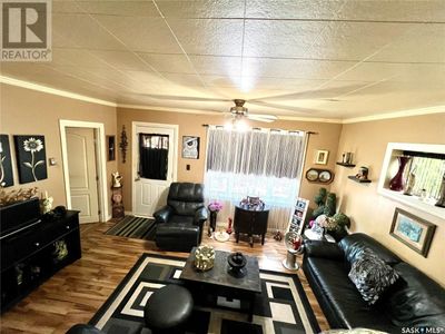 210 1 St St W, House other with 3 bedrooms, 2 bathrooms and null parking in Kyle SK | Image 3