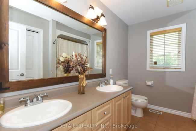 4848 Thunder Rd, House other with 4 bedrooms, 3 bathrooms and 4 parking in Carlsbad Springs ON | Image 9