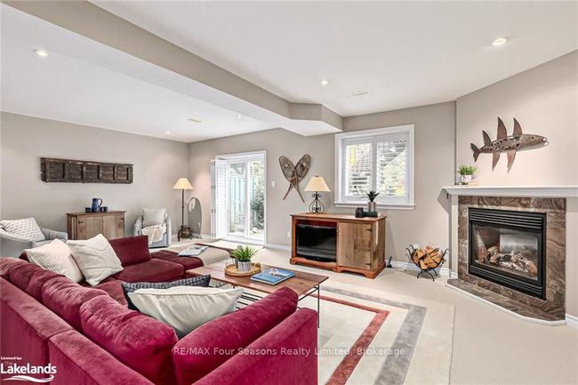 15 Westwind Dr, House attached with 4 bedrooms, 2 bathrooms and 2 parking in Collingwood ON | Image 32