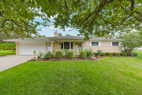 52720 Pappy Ln, Shelby Township, MI, 48316-3073 | Card Image
