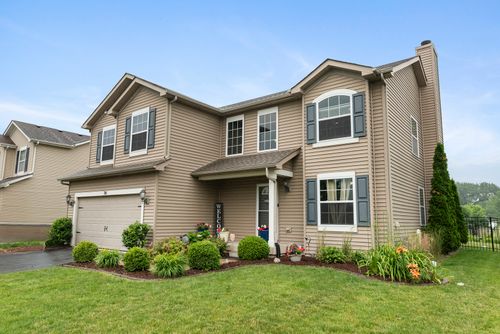 741 Oakwood St, Minooka, IL, 60447-1232 | Card Image