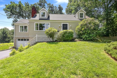 11 Pond Pl, Cos Cob, CT, 06807-2221 | Card Image