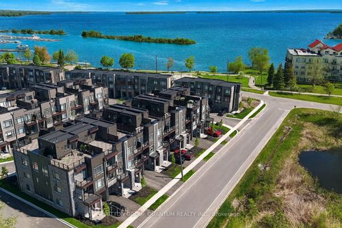 158 Elgin St, Orillia, ON, L3V8P7 | Card Image