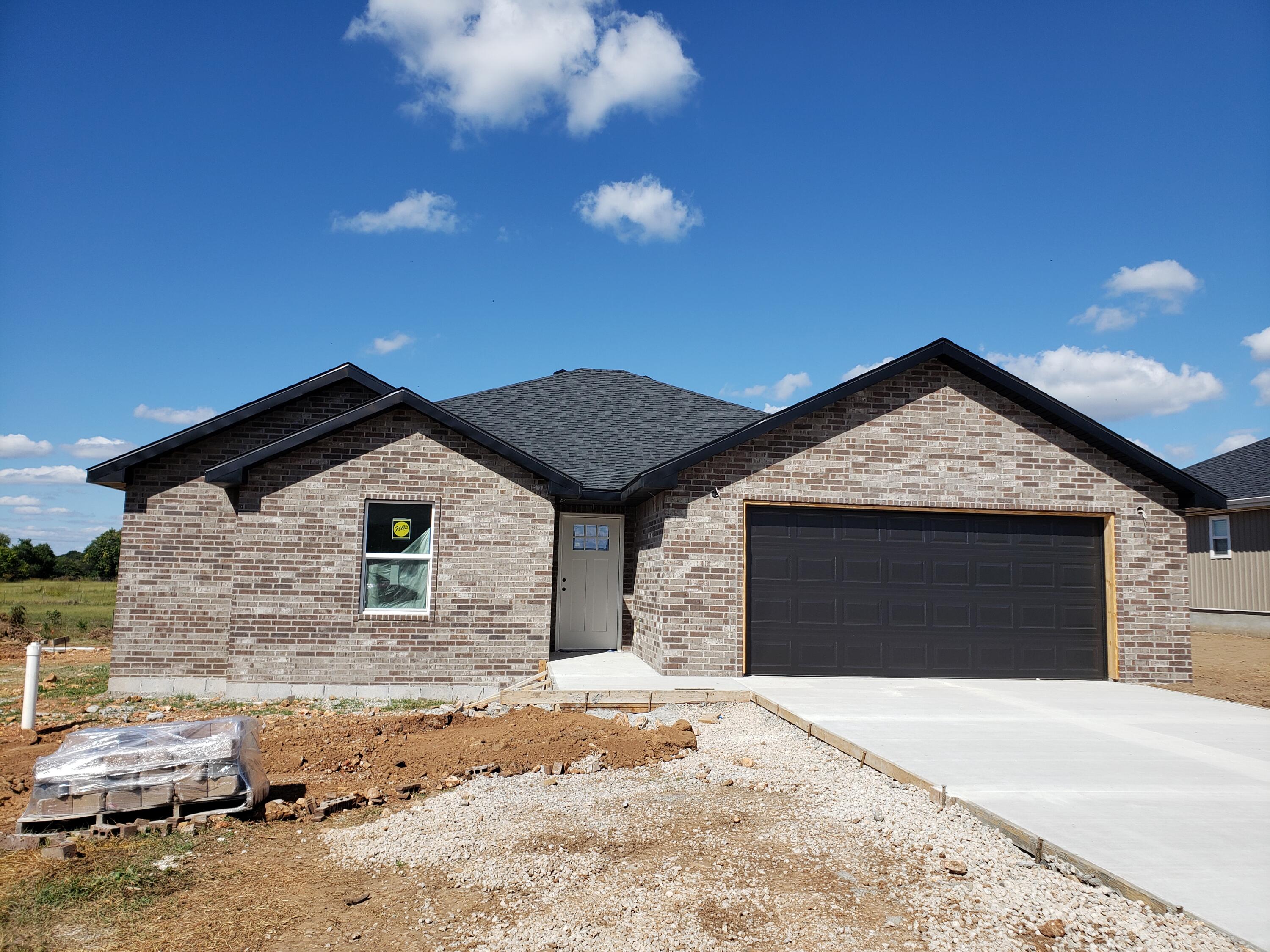 Kori Ct, Mount Vernon, MO 65712