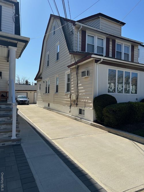 2-7 Starks Pl, Lynbrook, NY, 11563-4024 | Card Image