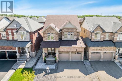 1464 Queen St E, Halton Hills, ON, L7J1R1 | Card Image