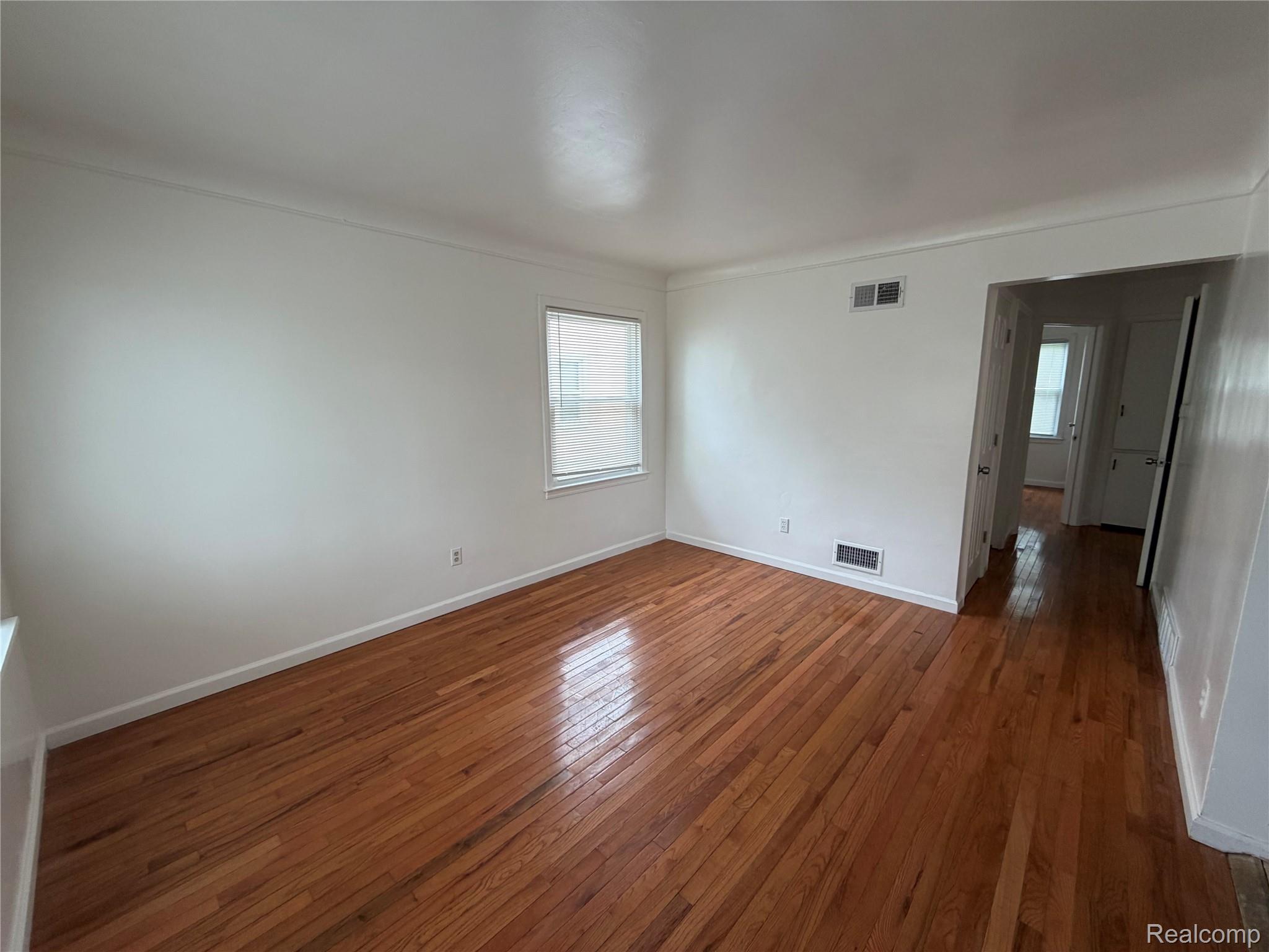 Residential Lease in Inkster 2