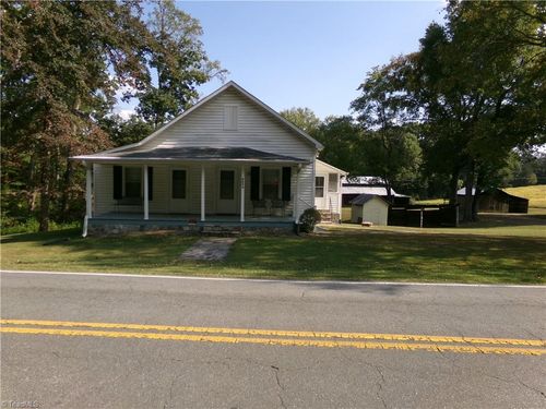 3277 Brook Cove Rd, Germanton, NC, 27019-8832 | Card Image