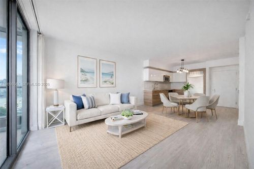 704-1300 Brickell Bay Dr, Miami, FL, 33131-3381 | Card Image